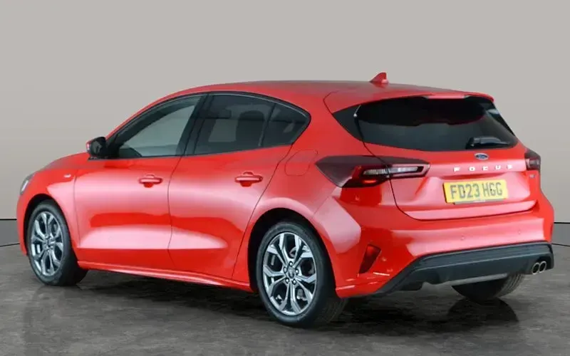 Used Ford Focus ST-Line 155 HP (114 kW) 2023 Red Hatchback