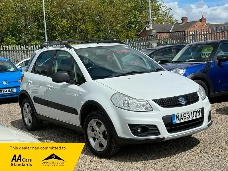Used Suzuki SX4 SZ5 120 HP (88 kW) 2013 White Hatchback