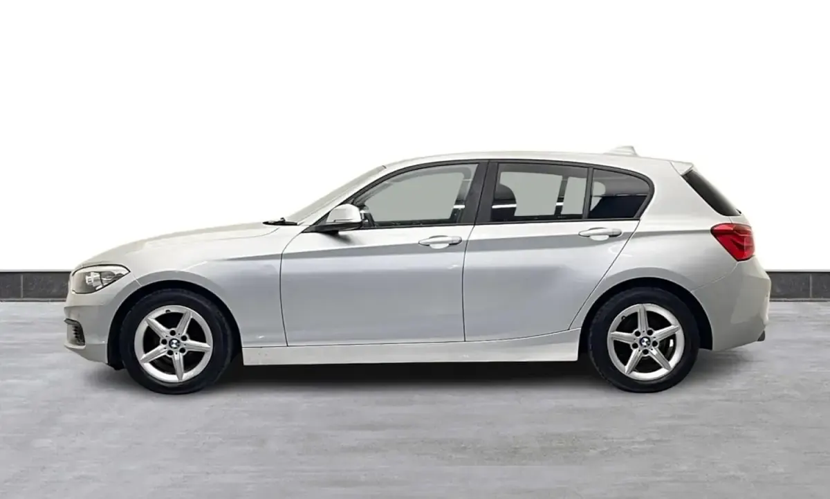 Used BMW 118 Comfort Edition 150 HP (110 kW) 2018 Silver Hatchback