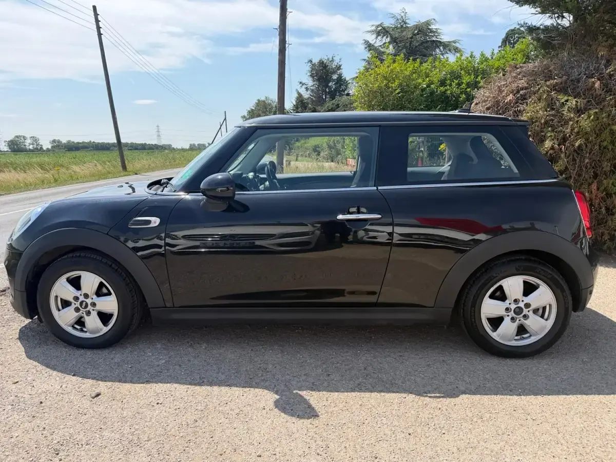 Used Mini Cooper D Hatch 2016 Black Hatchback
