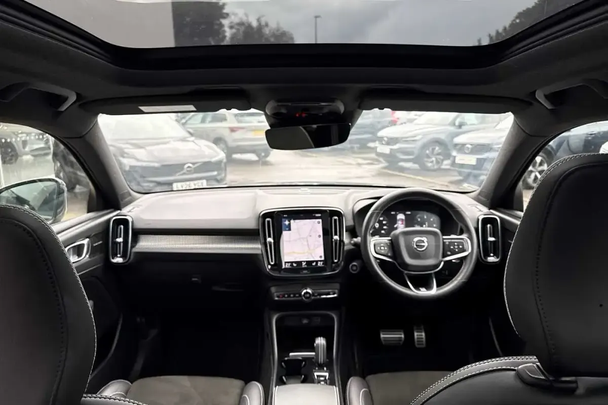 Used Volvo XC40 R-Design 188 HP (138 kW) 2019 SUV