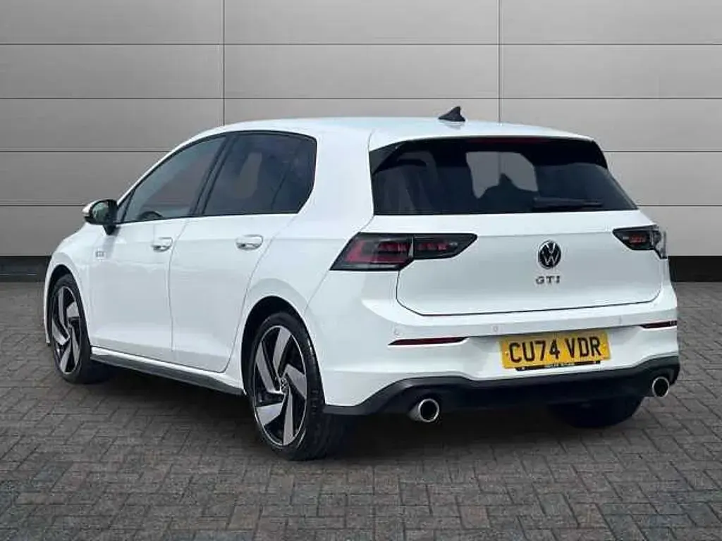Used VW Golf VIII 265 HP (194 kW) 2024