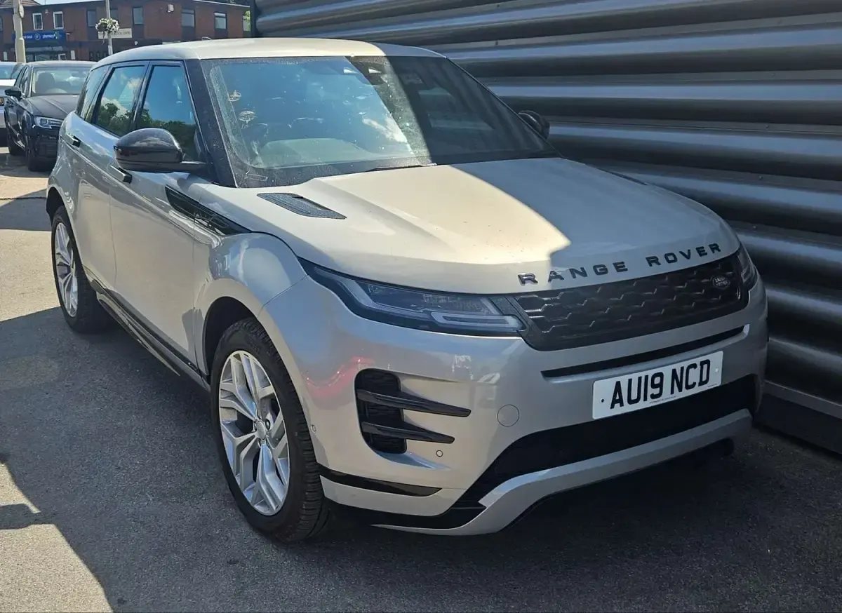 Used Land Rover Range Rover evoque SE Dynamic 180 HP (132 kW) 2019 Silver SUV