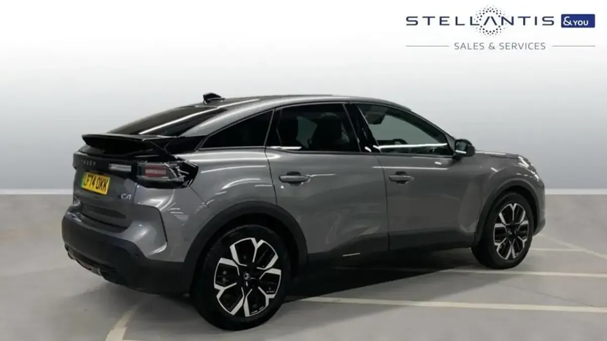 Begagnad Citroën e-C4 113 kW (154 HK) 2025 Grå Halvkombi