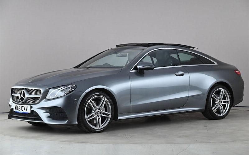 Usado Mercedes E220 AMG Line Premium 194 HP (142 kW) 2020 Coupé