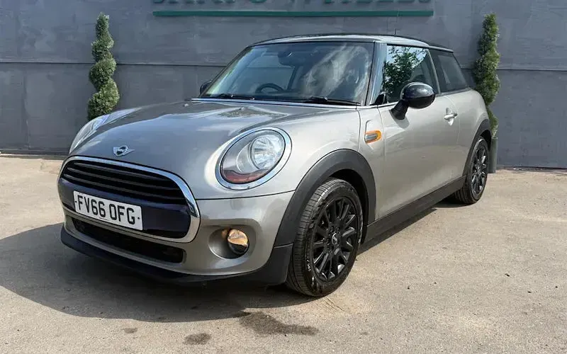 Used Mini Cooper Hatch 136 HP (100 kW) 2017 Hatchback
