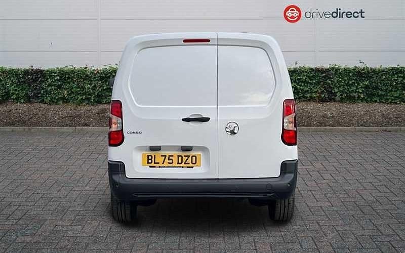 New Vauxhall Combo S 102 HP (75 kW) 2025 Solid  icy white Van