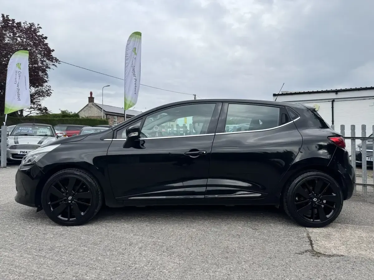Usado Renault Clio IV Dynamique 90 HP (66 kW) 2015 Preto Citadino