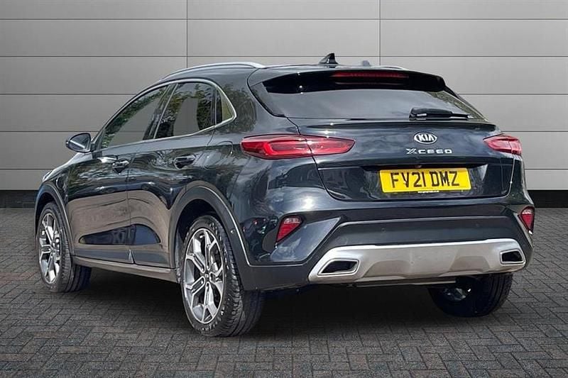 Usado Kia XCeed First Edition 139 CV (102 kW) 2021 Negro SUV