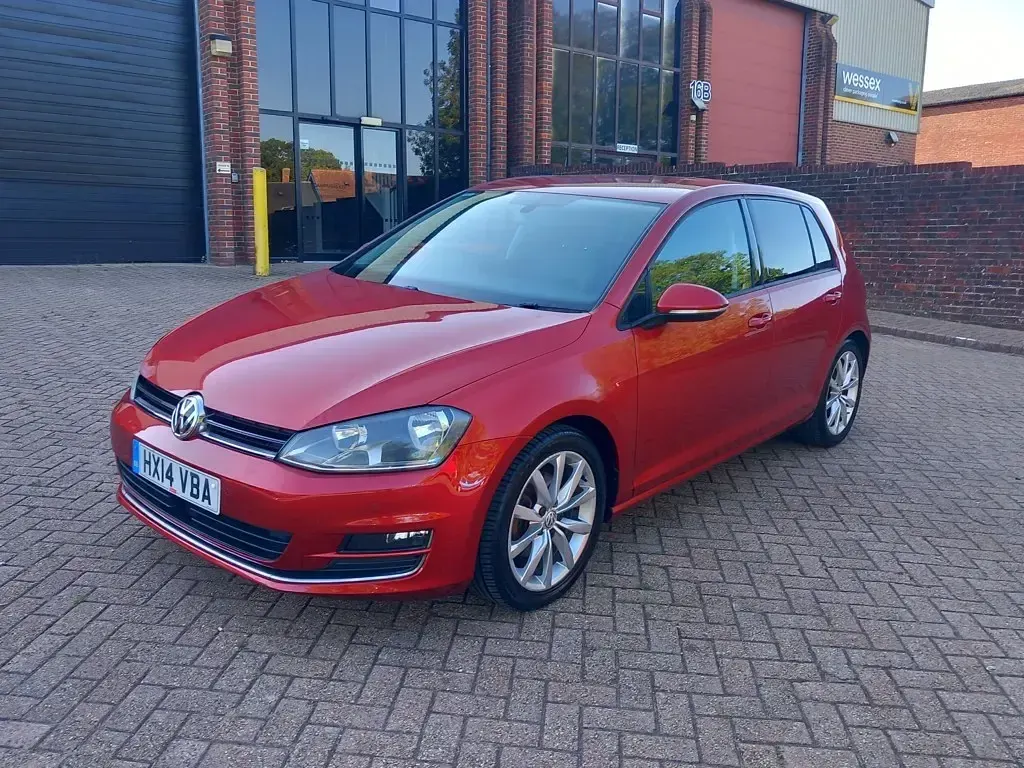 Used VW Golf VII GT 140 HP (102 kW) 2014 Red Hatchback
