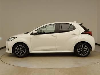 Used Toyota Yaris Hybrid Design 116 HP (85 kW) 2023 White Hatchback