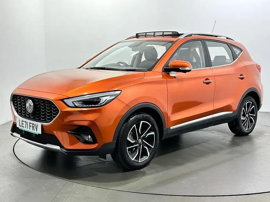 Używany MG ZS Exclusive 111 KM (81 kW) 2022 Pomarańczowy SUV