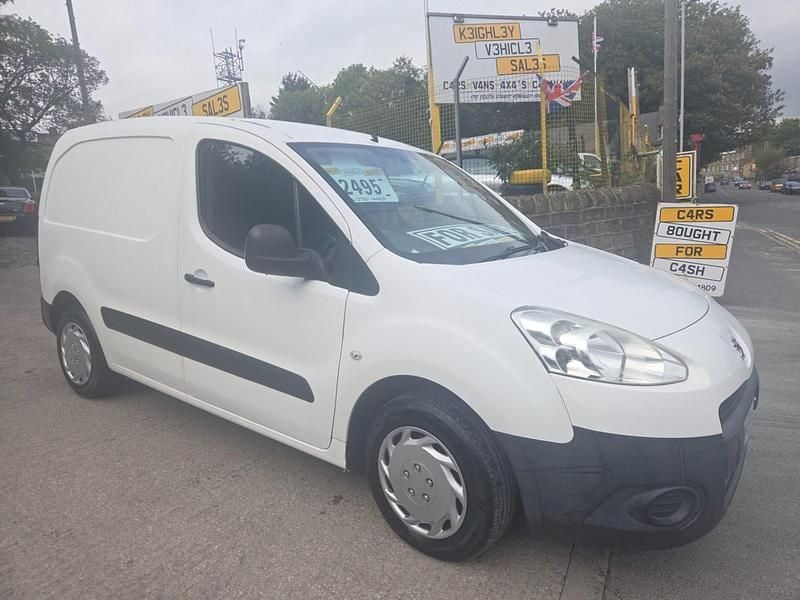 White Used 2014 Peugeot Partner MPV | £2,495 (Fair price) - Image 1/4
