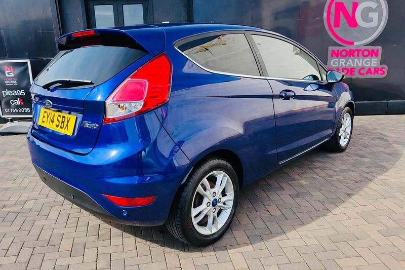 Used Ford Fiesta Zetec 82 HP (60 kW) 2014 Blue Hatchback