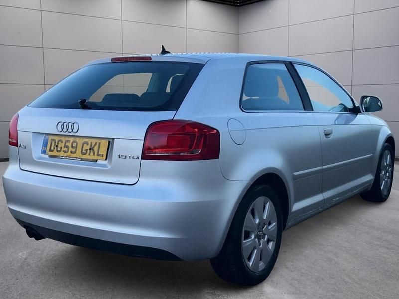 Używany Audi A3 Business 105 KM (77 kW) 2009 Srebrny Hatchback