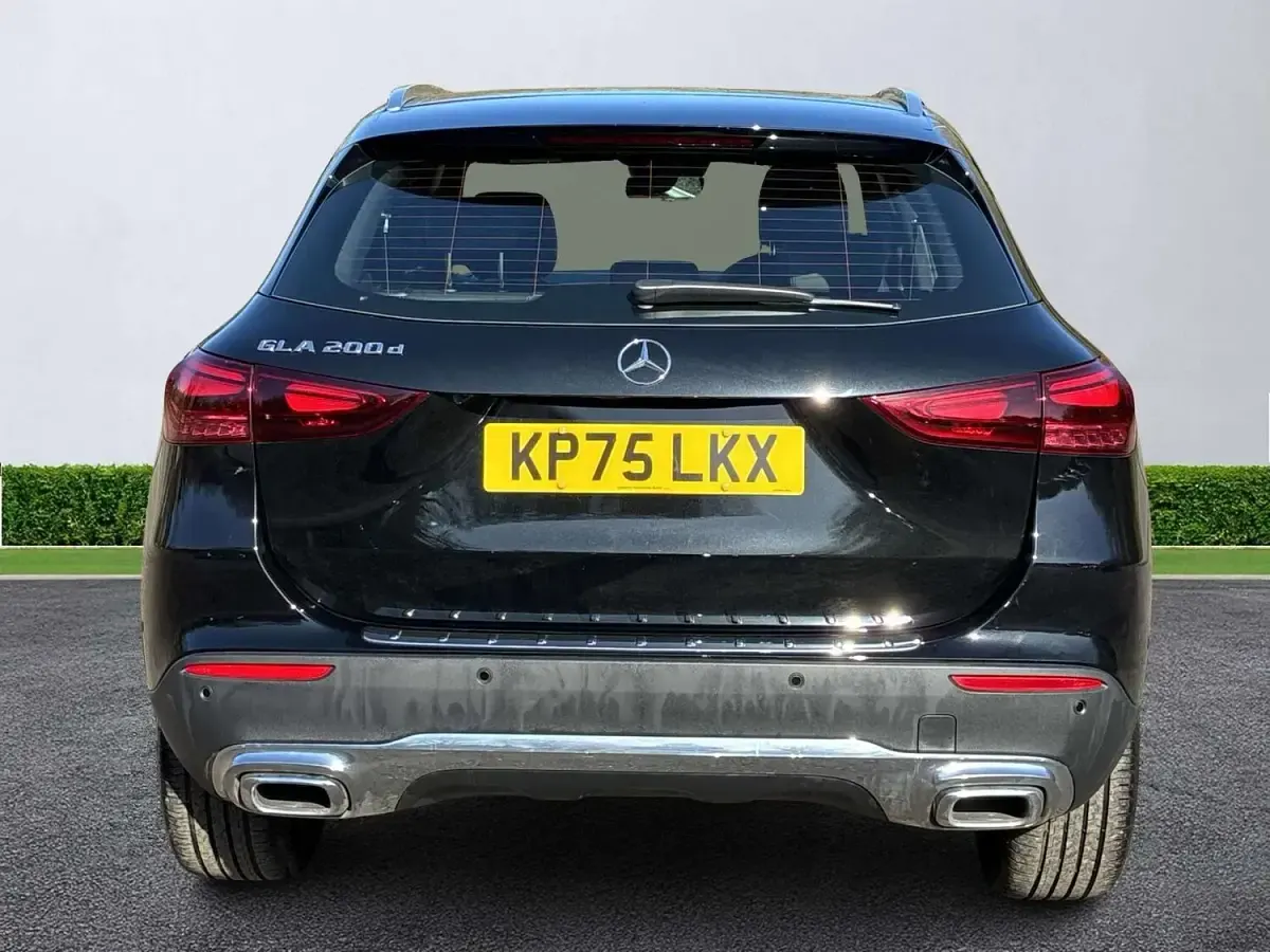 Used Mercedes GLA200 Executive 150 HP (110 kW) 2025 Black SUV