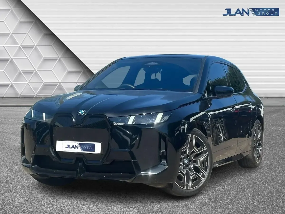 Usado BMW iX M Sport 300 kW (408 HP) 2025 Preto SUV