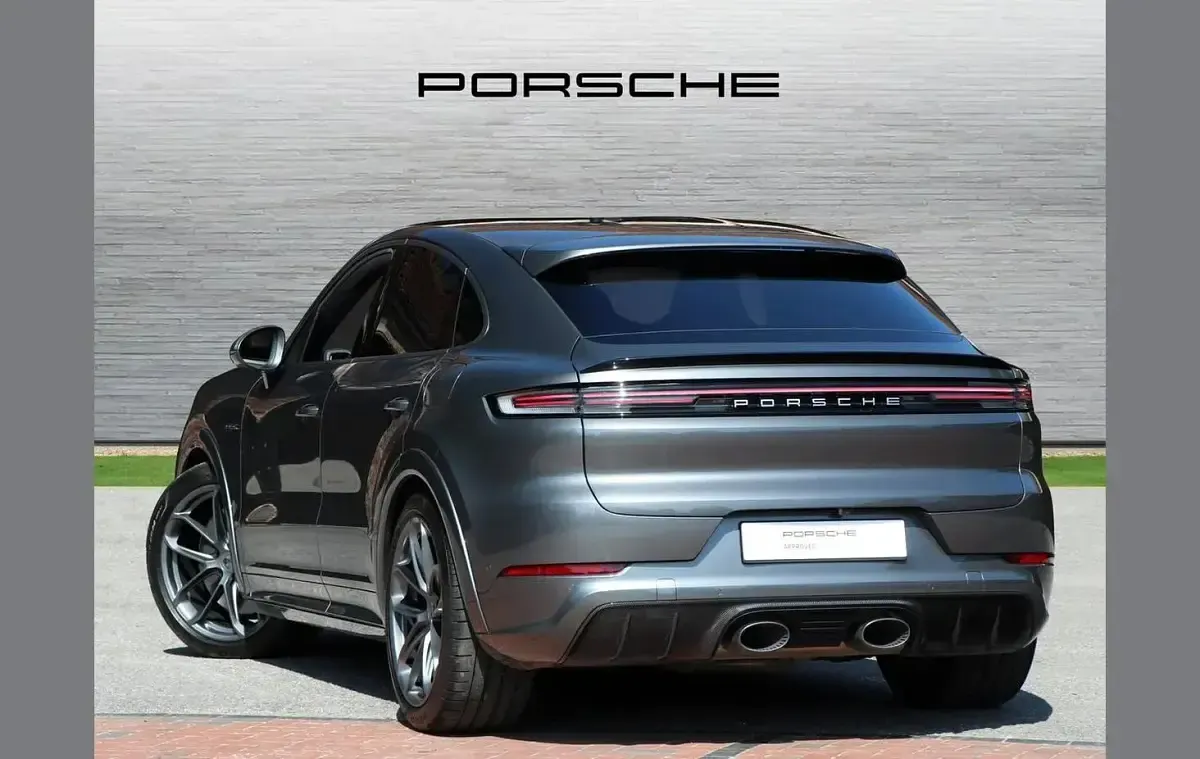 Used Porsche Cayenne Turbo S E-Hybrid 729 HP (536 kW) 2025 Grey SUV