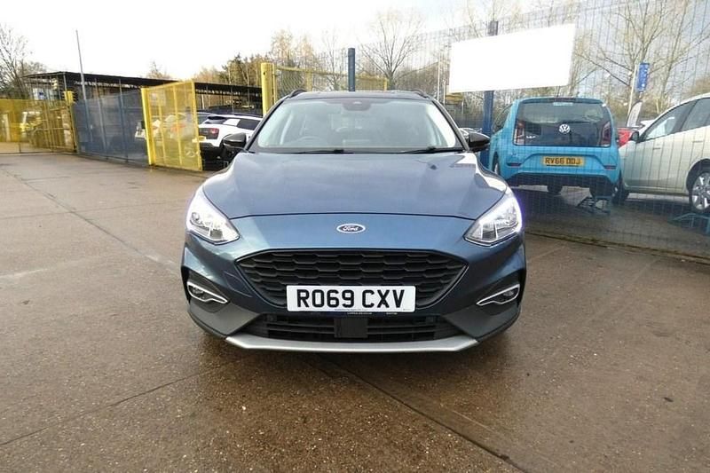 Used Ford Focus Active 120 HP (88 kW) 2020 Blue Estate