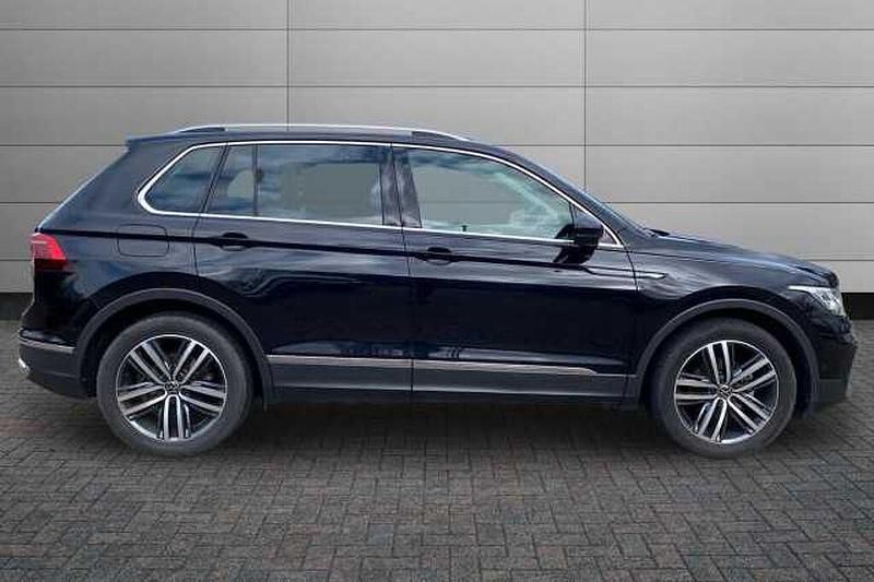 Used VW Tiguan Elegance 150 HP (110 kW) 2022 Black SUV
