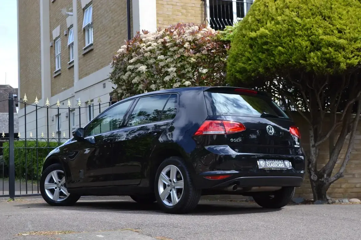 Used VW Golf VII Edition 110 HP (80 kW) 2017 Black Hatchback