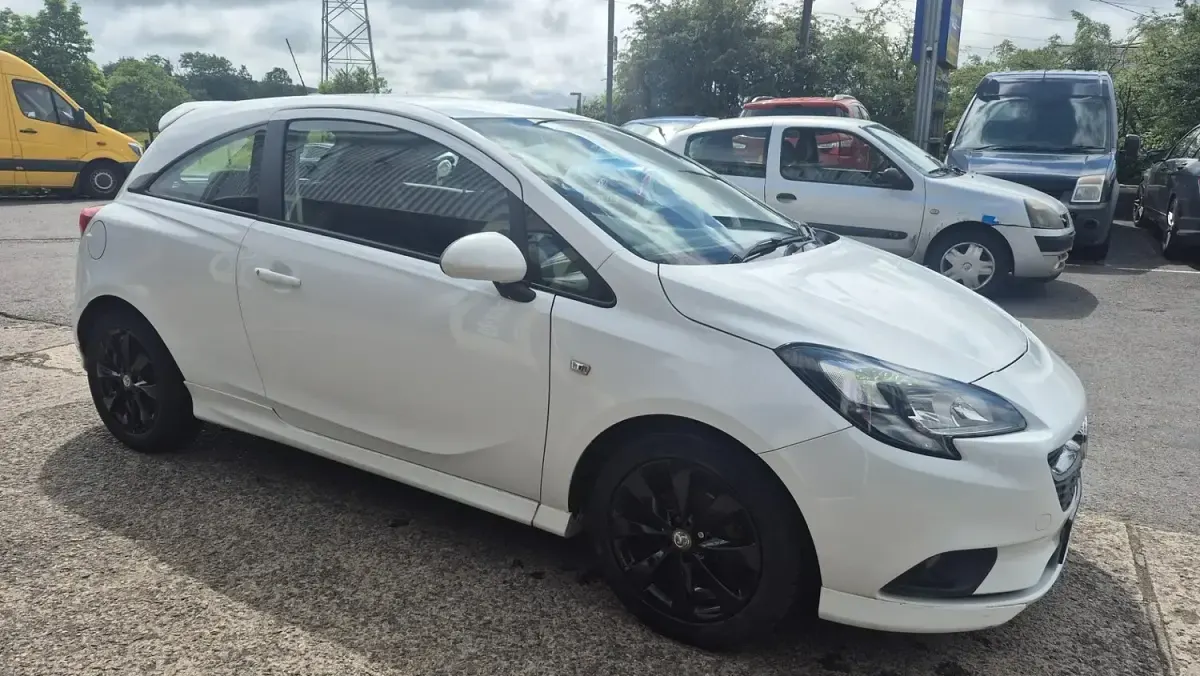 Used Vauxhall Corsa 2017 White Hatchback