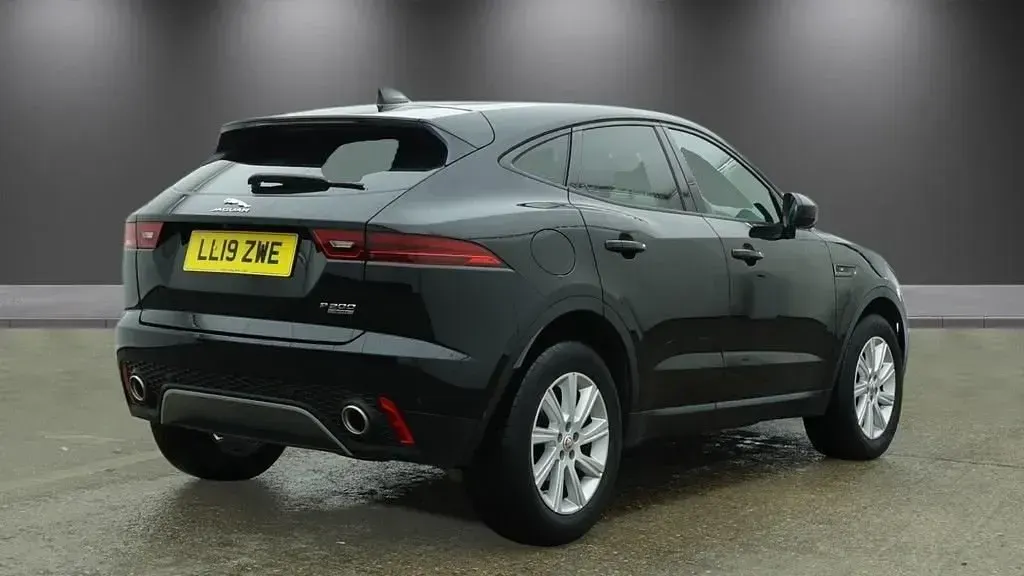 Usado Jaguar E-Pace S 200 HP (147 kW) 2019 Preto SUV