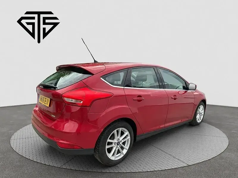 Used Ford Focus Zetec 2016 Red Hatchback