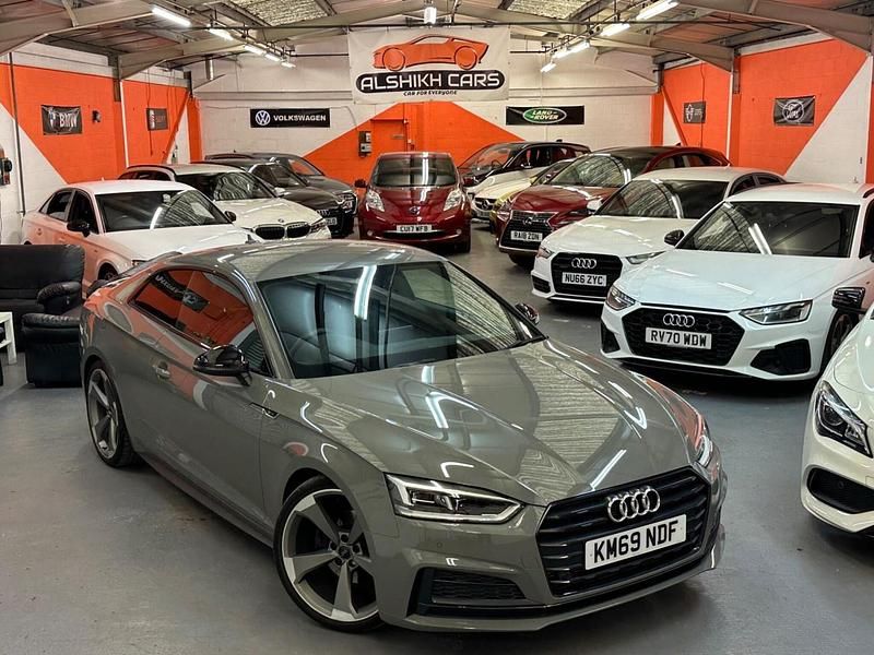 Begagnad Audi A5 Black Edition 150 HK (110 kW) 2019 Grå Sportkupé