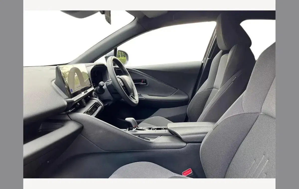 Used Toyota C-HR Design 140 HP (102 kW) 2024 Deep amethyst SUV