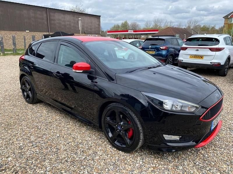 Used Ford Focus Zetec 182 HP (133 kW) 2016 Black Hatchback