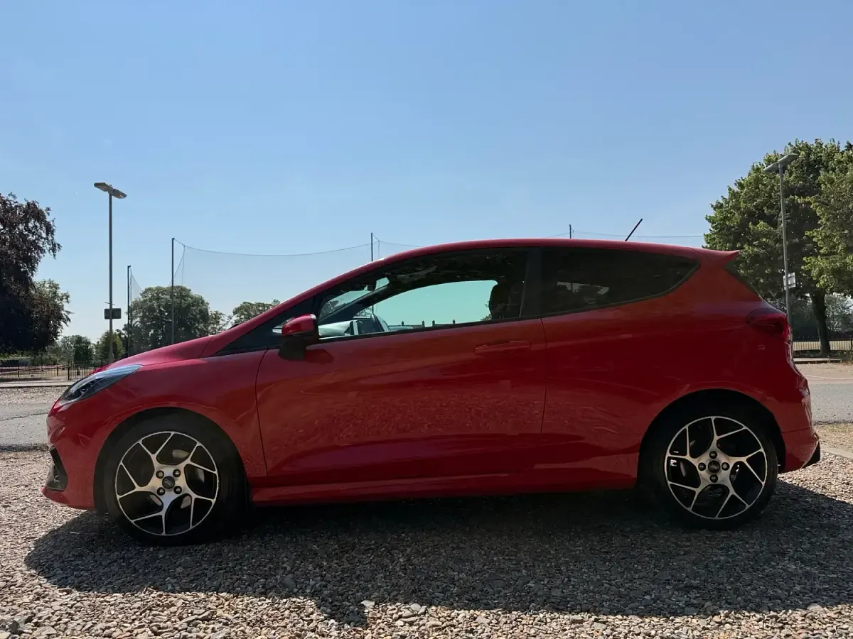 Used Ford Fiesta ST 200 HP (147 kW) 2018 Red Hatchback