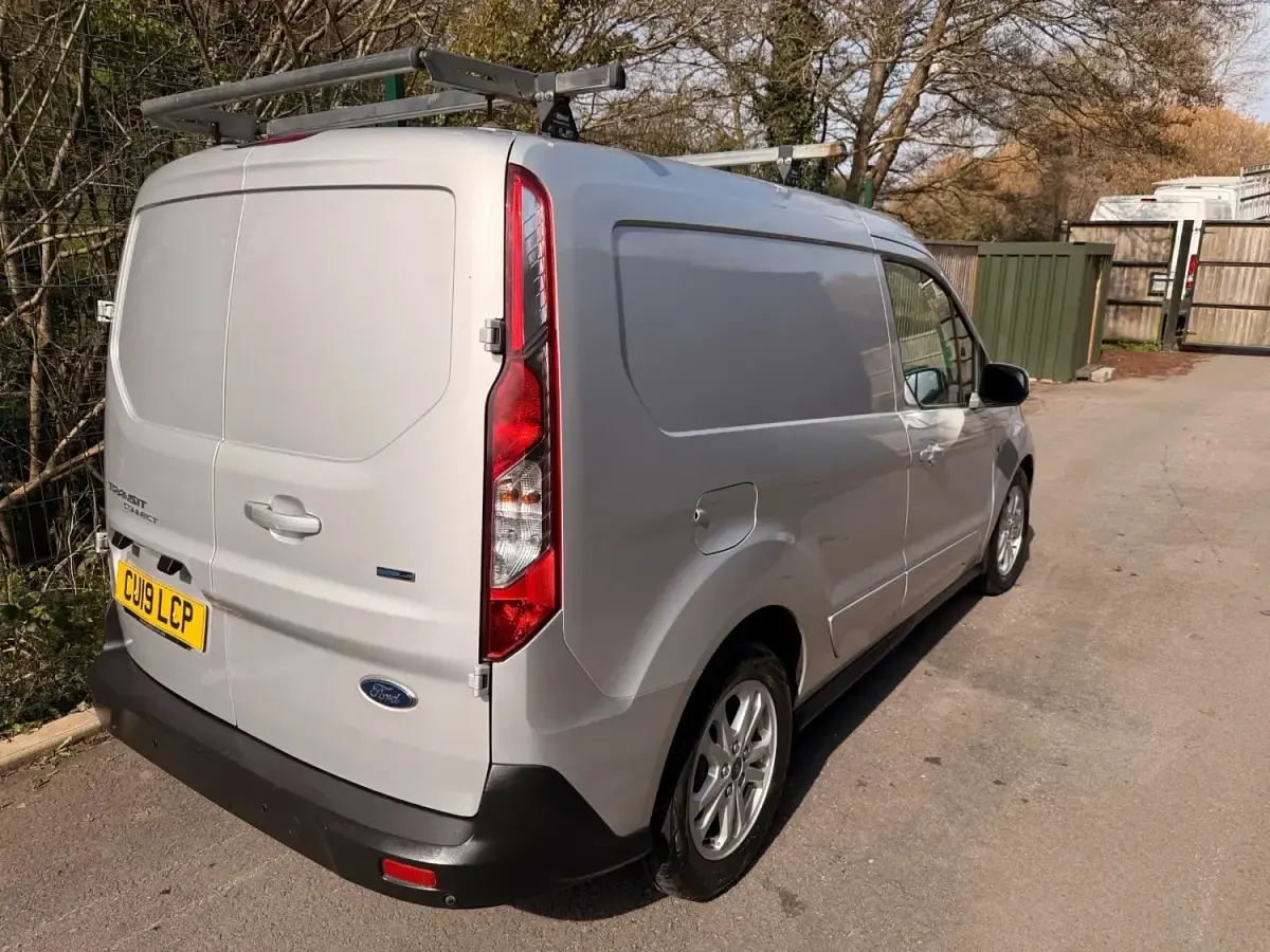 Second-hand Ford Transit Connect Limited 120 CP (88 kW) 2019 Argintiu Monovolum