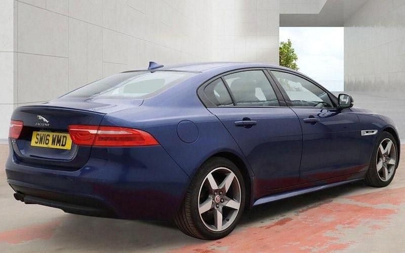 Used Jaguar XE R-Sport 179 HP (131 kW) 2019 Sedan
