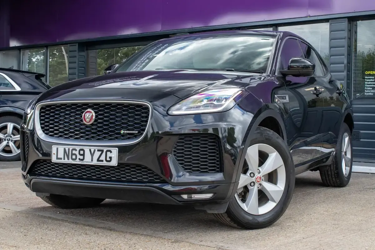 Used Jaguar E-Pace R-Dynamic 180 HP (132 kW) 2019 Black SUV