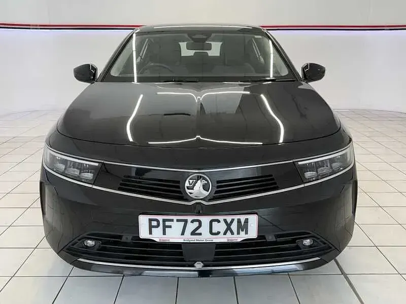 Used Vauxhall Astra Design Edition 130 HP (95 kW) 2022 Black Hatchback