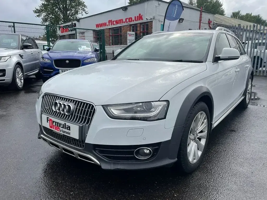 Used Audi A4 Allroad 177 HP (130 kW) 2014 White Estate
