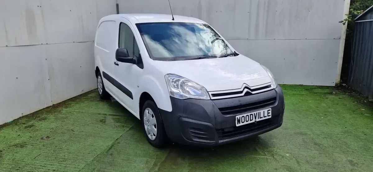 Usado Citroën Berlingo 75 HP (55 kW) 2016 Branco Monovolume