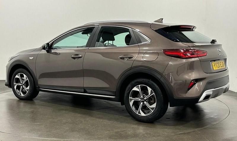 Used Kia XCeed Play 118 HP (86 kW) 2020 Brown SUV