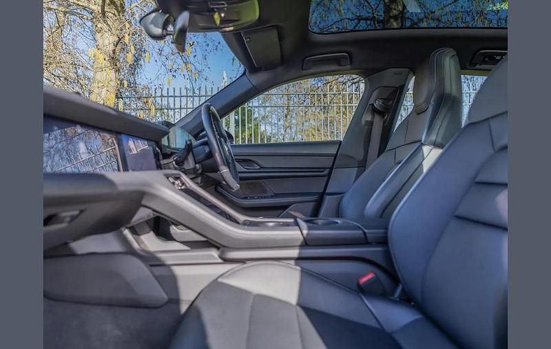 Begagnad Porsche Taycan 350 kW (476 HK) 2023 Grå Kombi