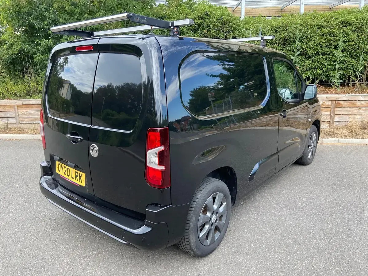 Used Vauxhall Combo Edition 100 HP (73 kW) 2020 Black MPV