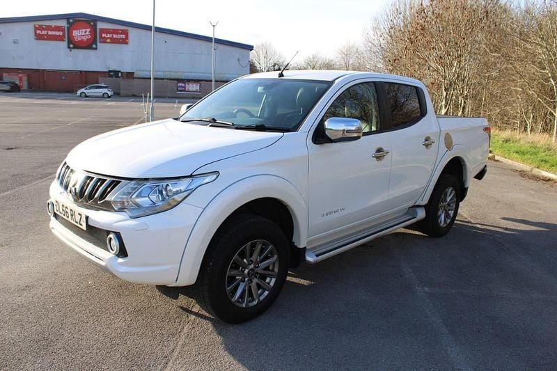 Used Mitsubishi L200 2017 White Pickup