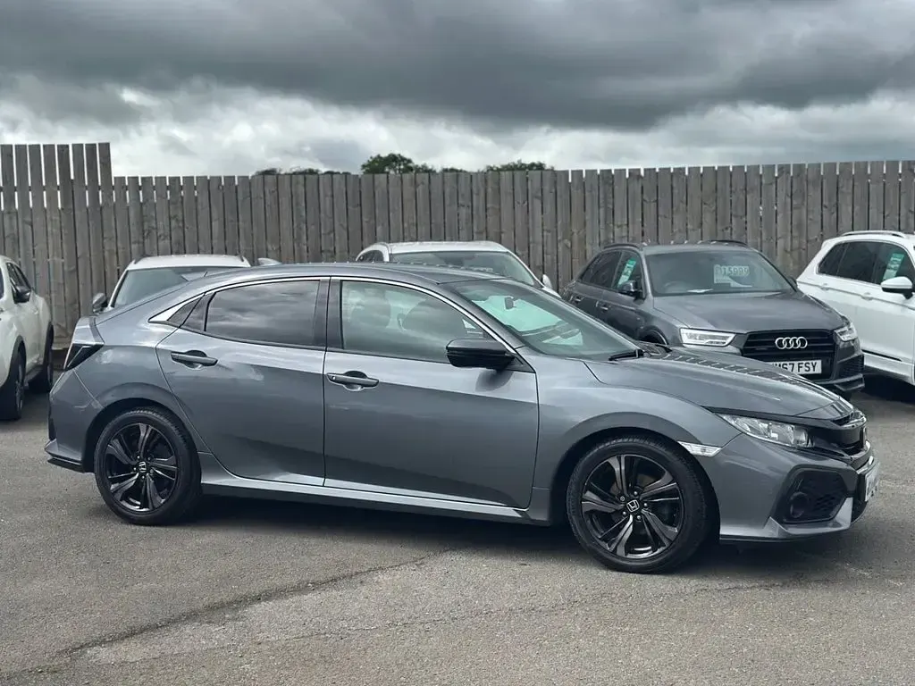 Used Honda Civic SR 129 HP (94 kW) 2018 Grey Hatchback
