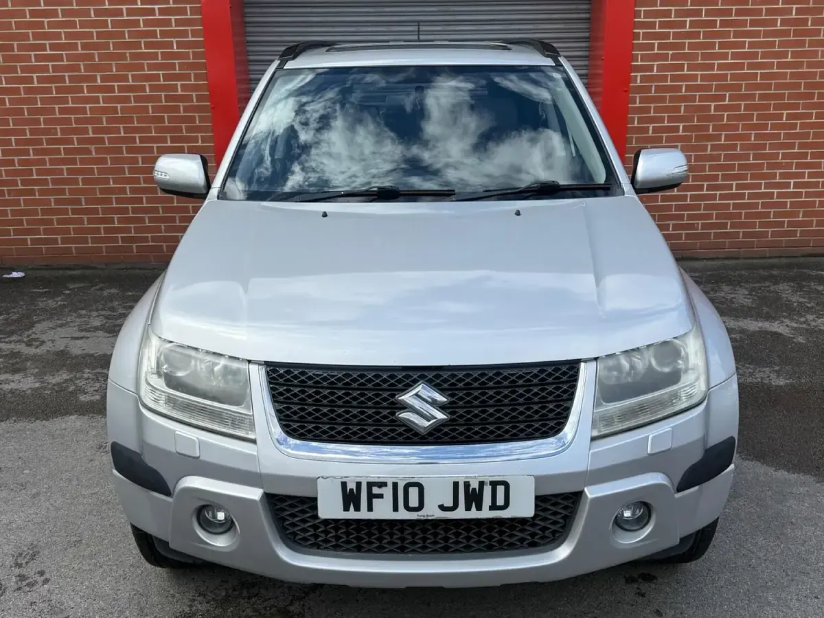 Used Suzuki Grand Vitara SZ5 129 HP (94 kW) 2010 Silver SUV