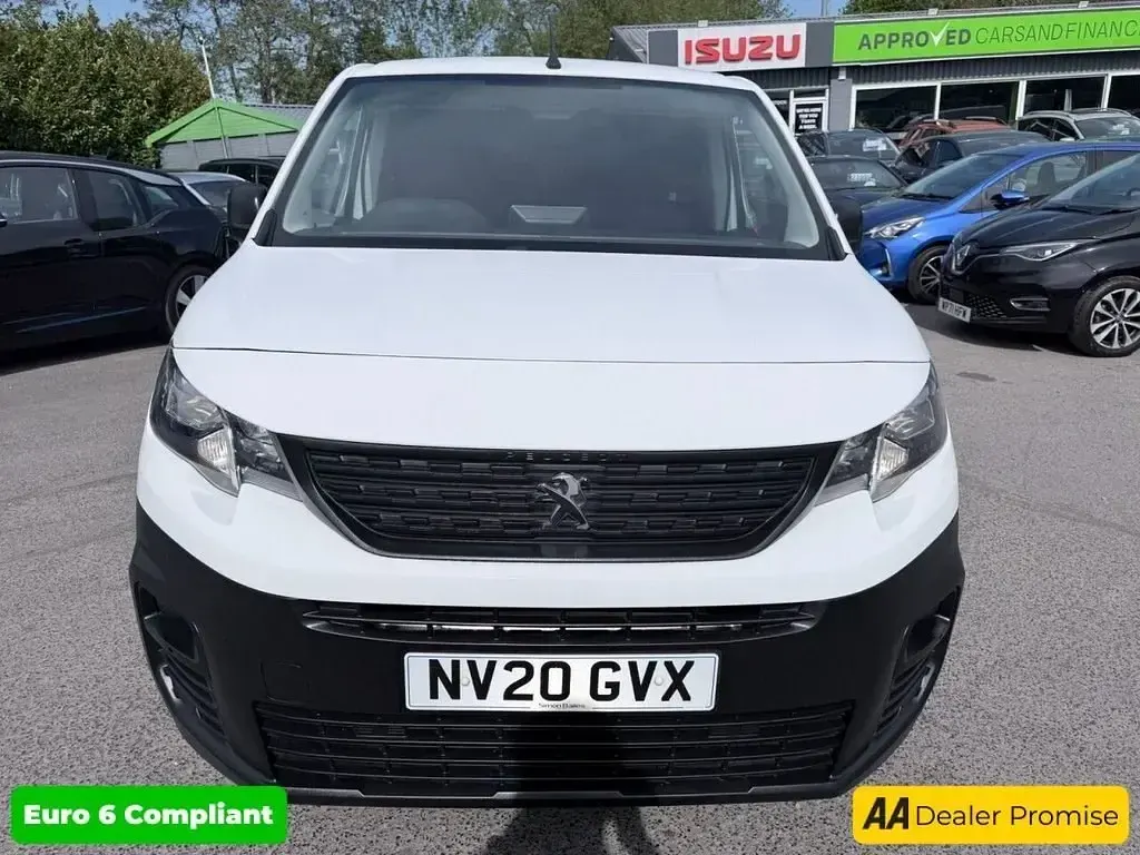 Begagnad Peugeot Partner 131 HK (96 kW) 2020 Vit Minibuss