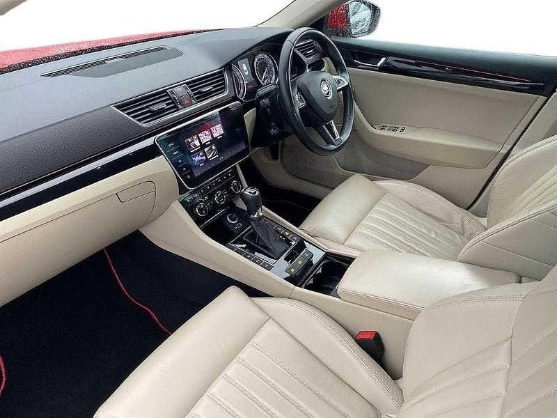 Used Skoda Superb LAURIN & KLEMENT 280 HP (205 kW) 2018 Velvet red metallic Hatchback