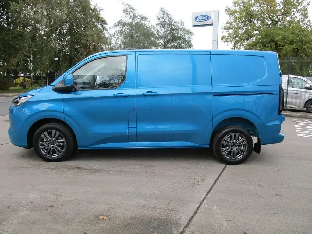 New Ford Transit Custom Limited 232 HP (170 kW) 2026 Blue Van