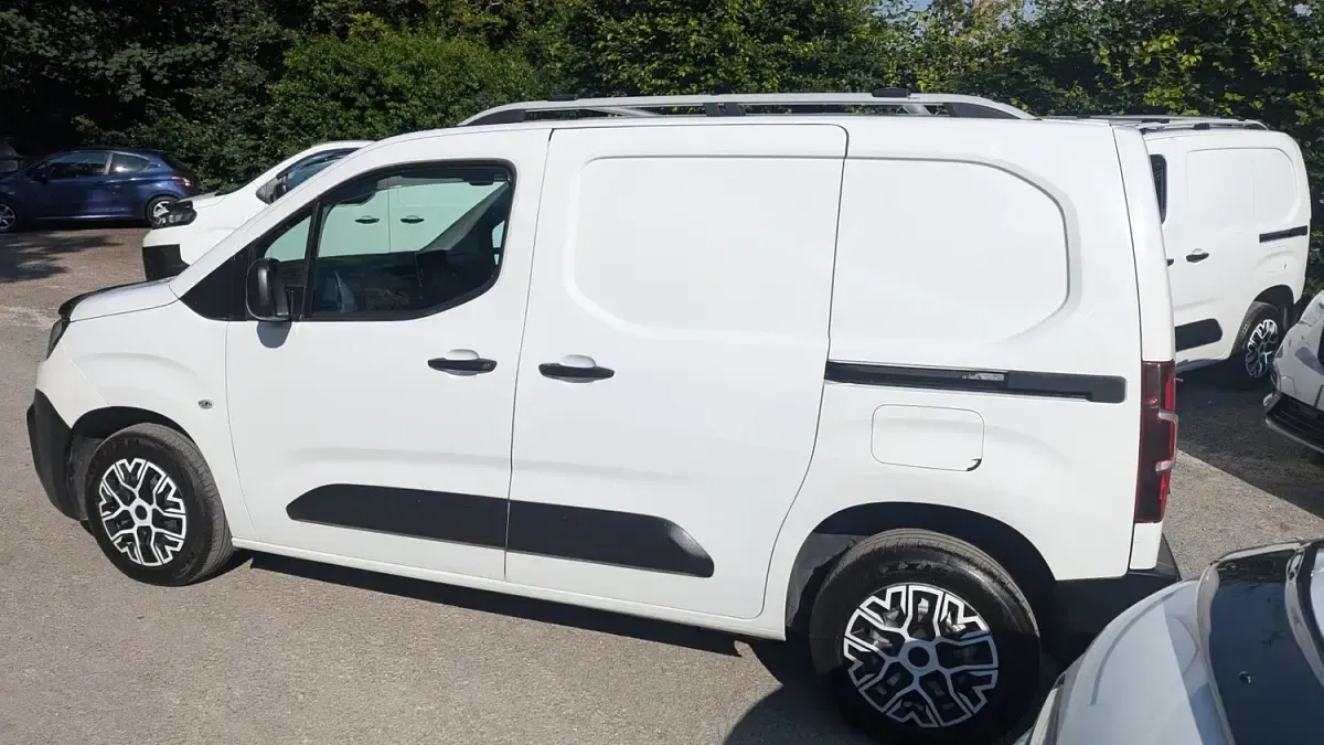 Used Citroën Berlingo 75 HP (55 kW) 2020 White MPV