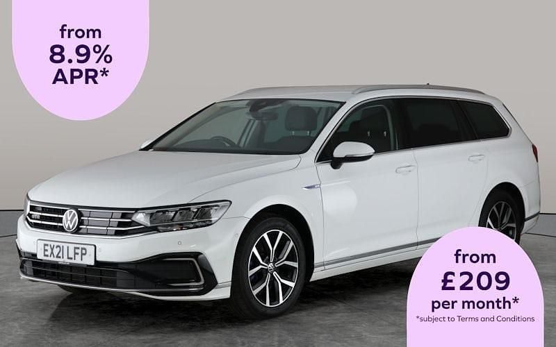 Used 2023 VW Passat GTE Estate | £14,450 (Good price) - Image 1/2