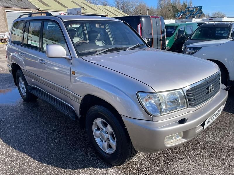 Used Toyota Land Cruiser 204 HP (150 kW) 2000 Silver SUV